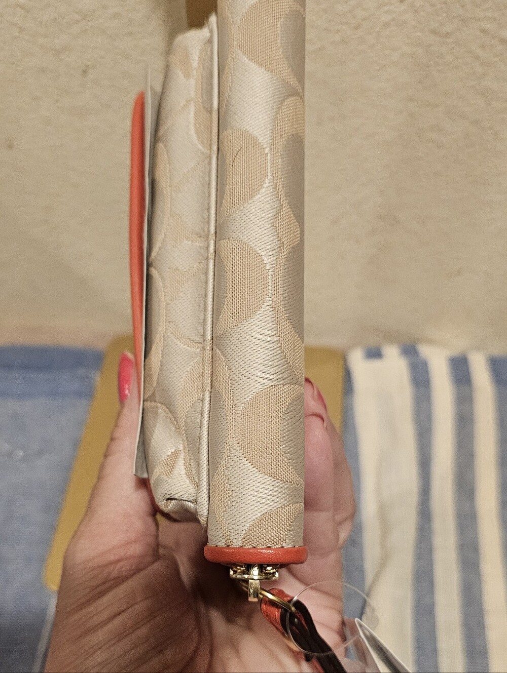 Coach Ash Signature Mini Wallet - Picture 4 of 7
